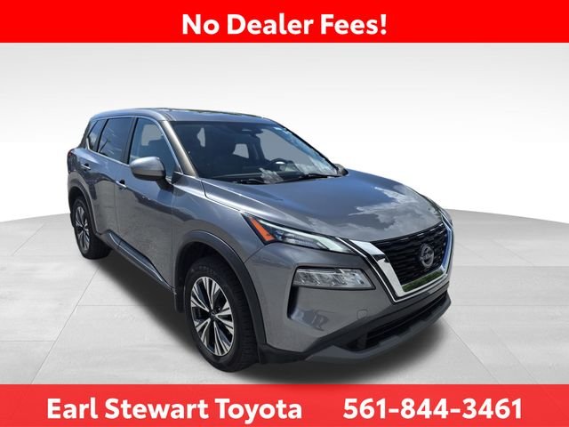Used 2023 Gray Nissan SV image 2