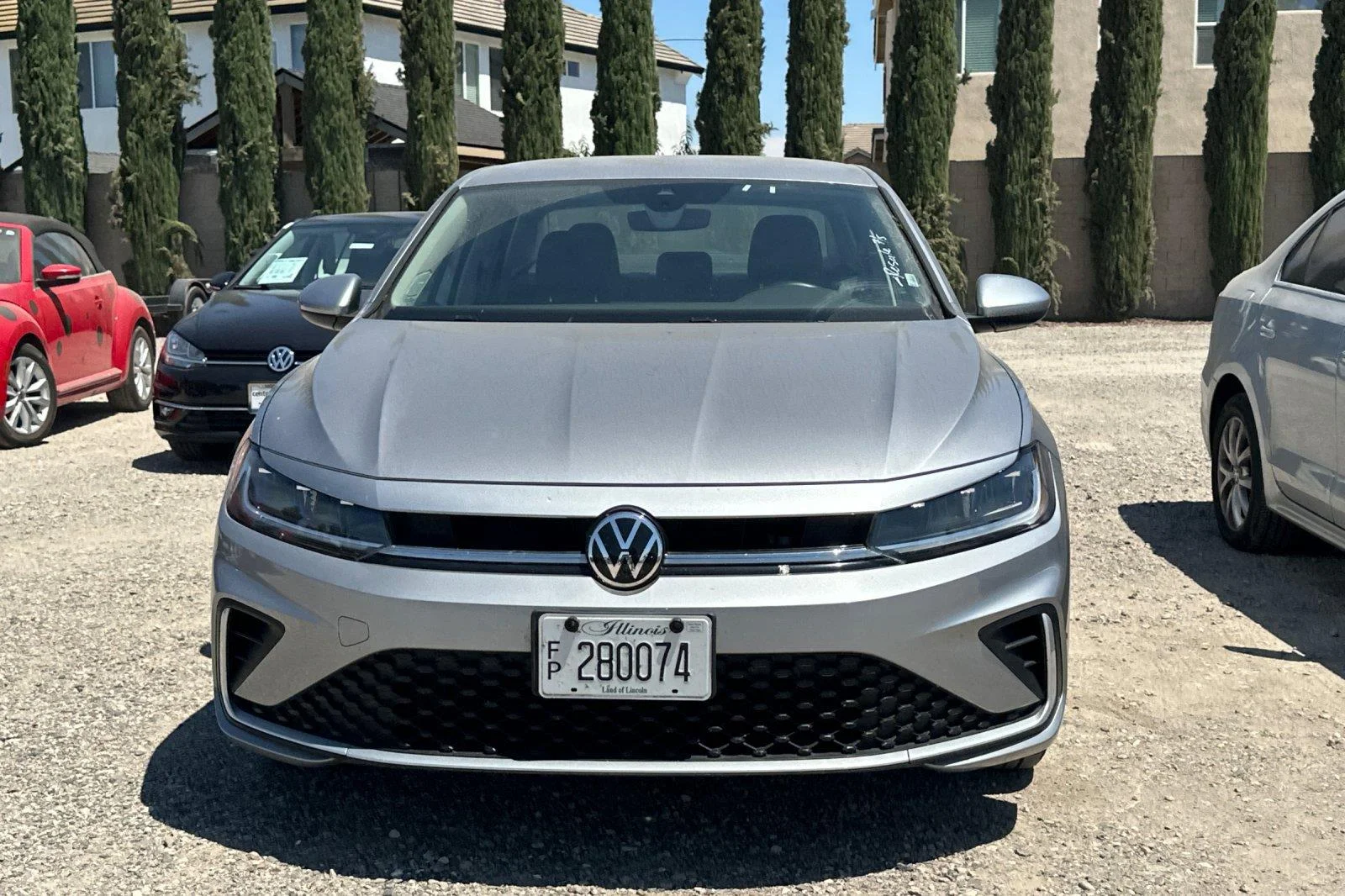 Used 2025 Pyrite Silver Metallic Volkswagen SE image 3