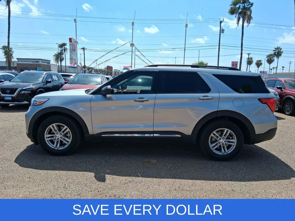 Used 2023 Silver Ford XLT image 4