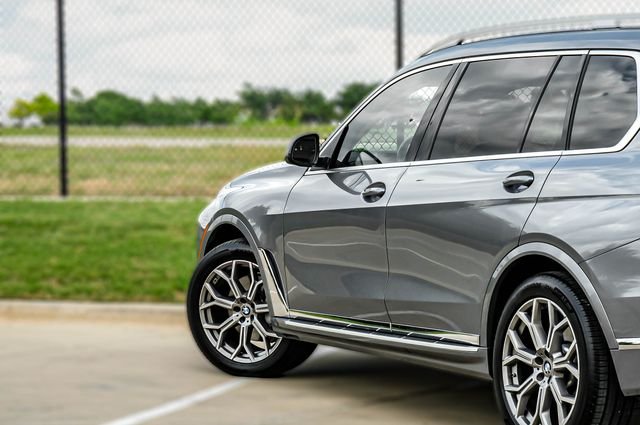 Used 2024 Gray BMW xDrive40i image 16