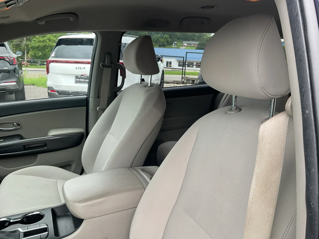 Used 2021 Celestial Blue Kia LX image 19