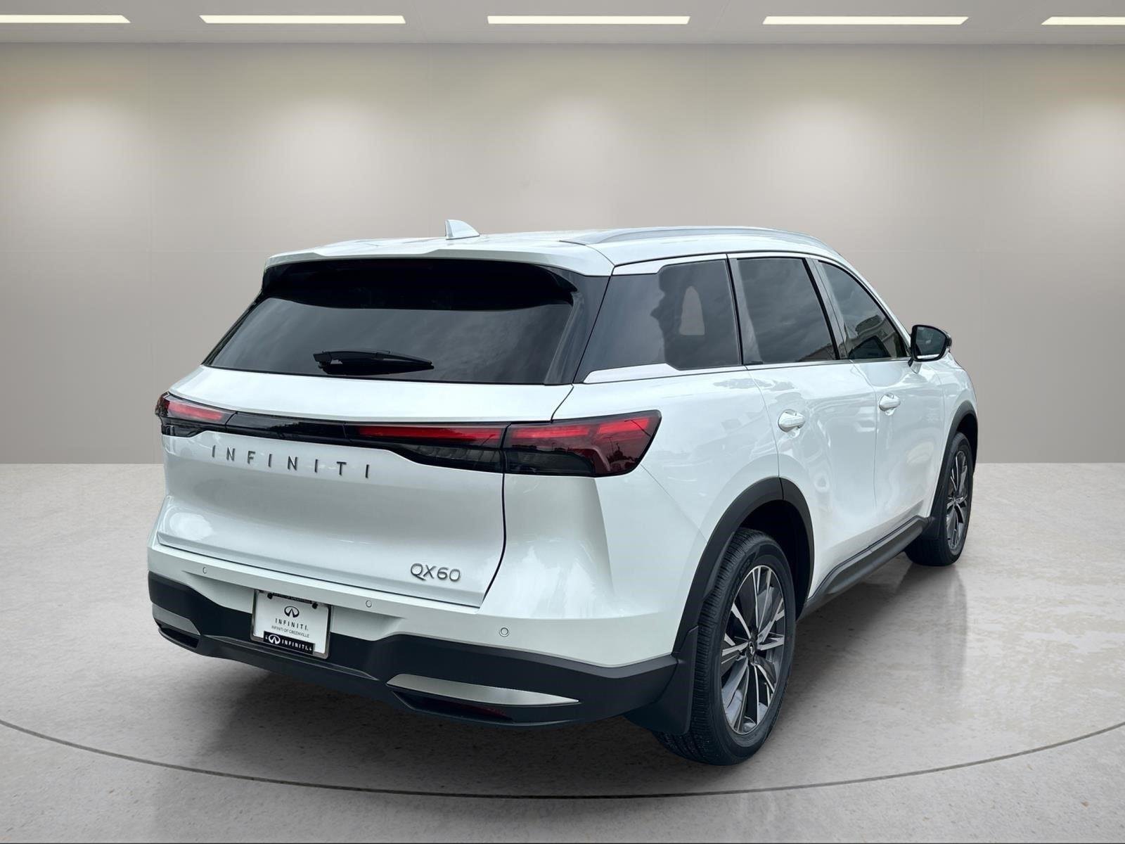 New 2027 RADIANT WHITE INFINITI Luxe FWD image 7