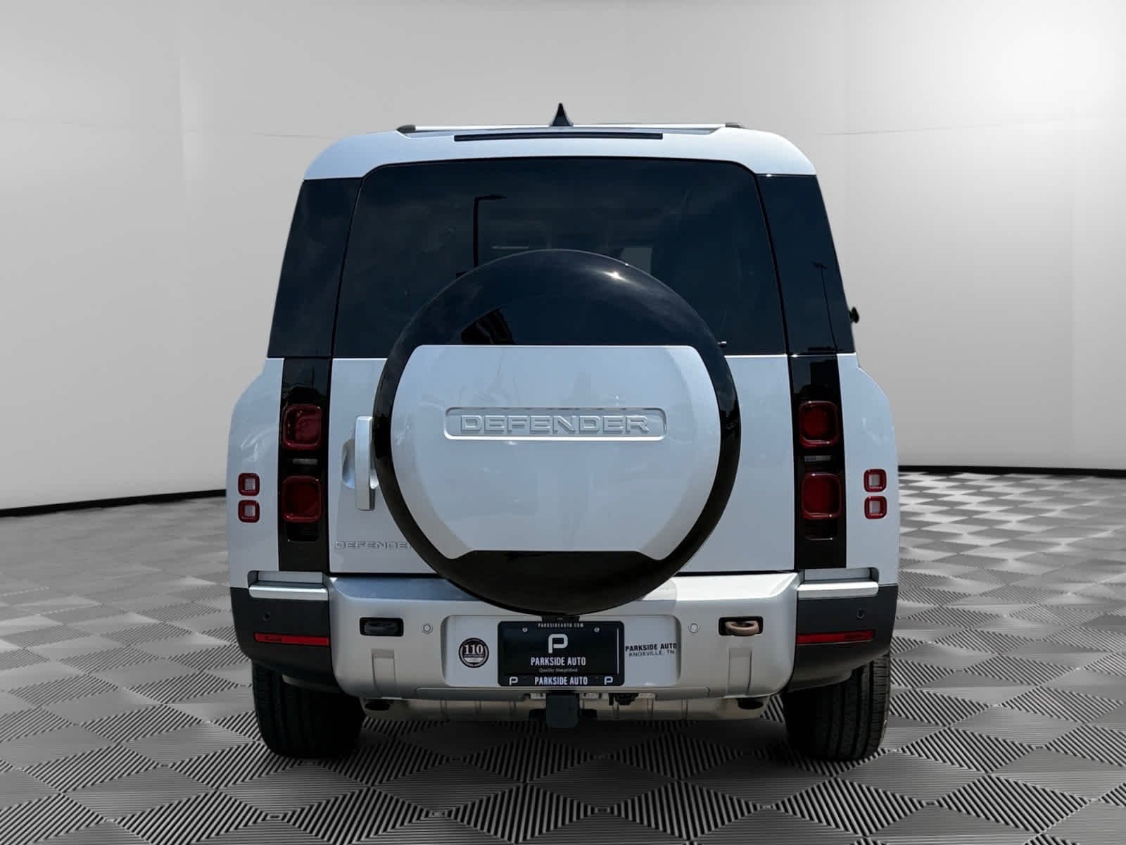 Used 2024 Hakuba Silver Metallic Land Rover S image 4