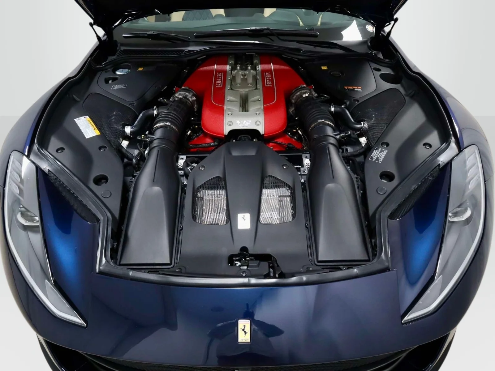 2023 Ferrari 812 GTS photo 10