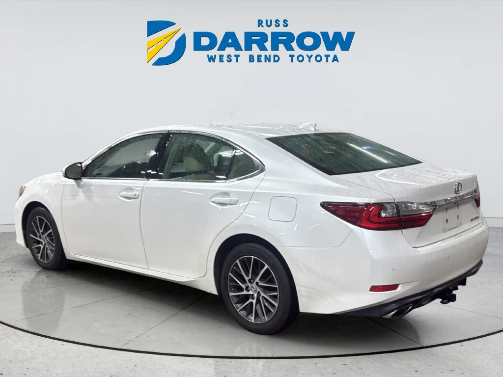 Used 2017 White Lexus 350 image 3