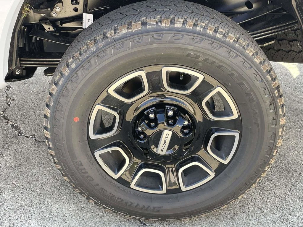 New 2026 Glacier Gray Metallic Tri-Coat Ford F-250® Platinum® image 9