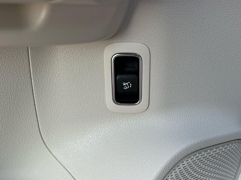 New 2026 Polar White Mercedes-Benz GLA 250 image 50