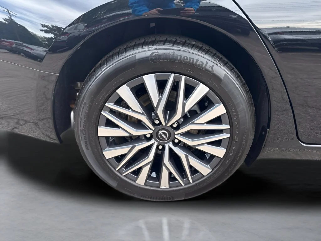 Used 2025 Black Nissan SV image 32