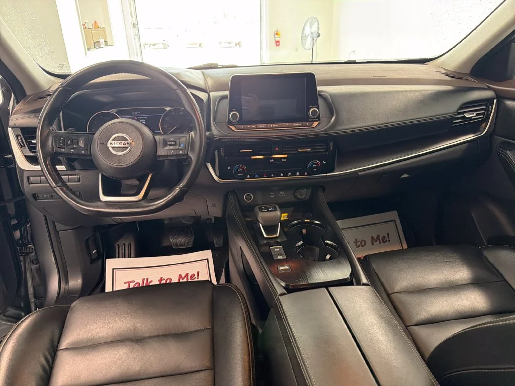 Used 2021 Gray Nissan SL image 15