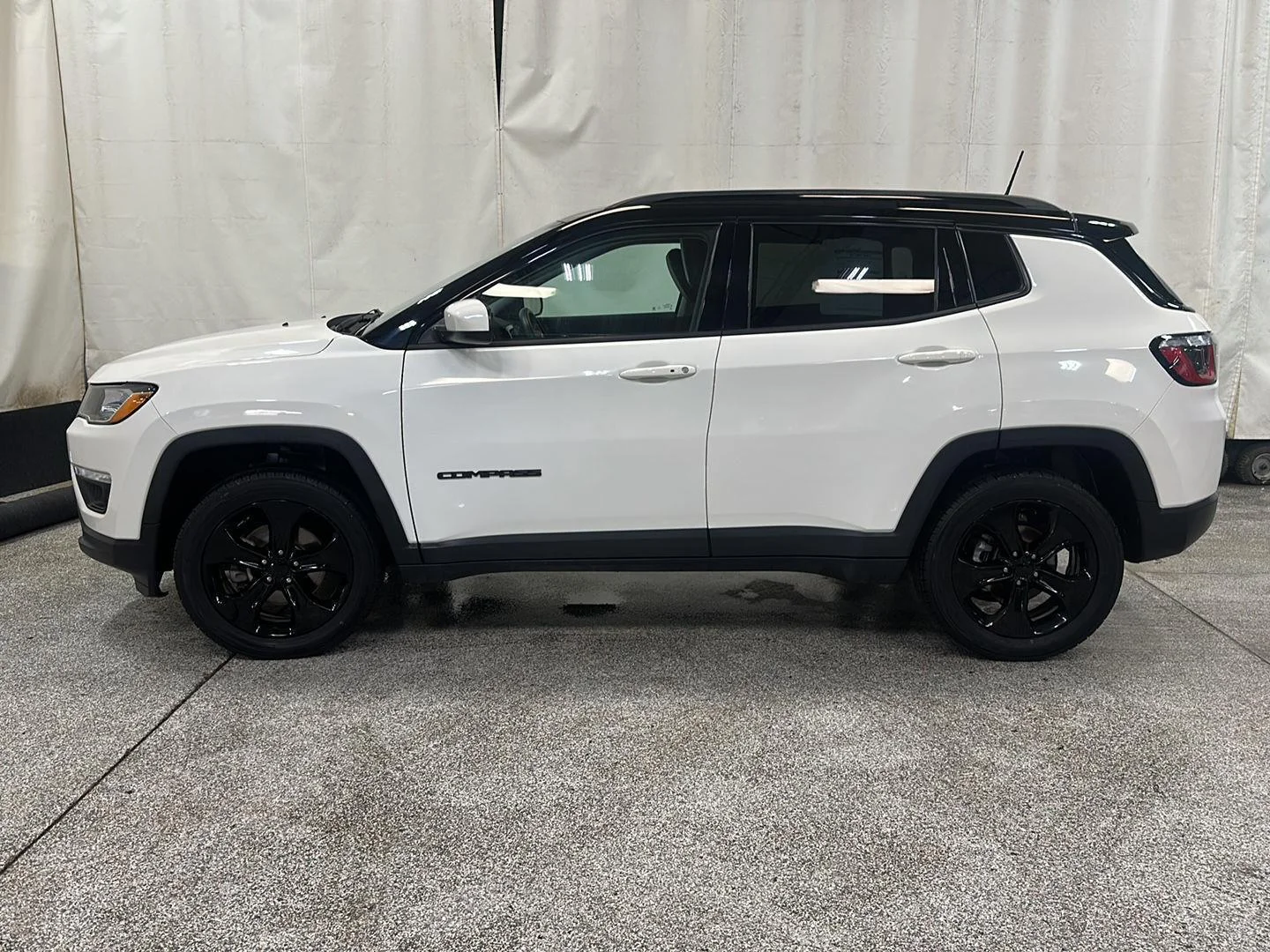 Used 2019 Jeep Compass Altitude with VIN 3C4NJDBB2KT662130 for sale in Waconia, Minnesota