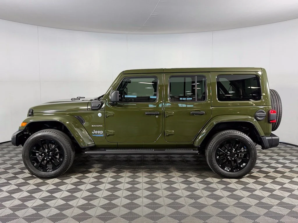 Used 2022 Green Jeep Unlimited Sahara 4xe image 10