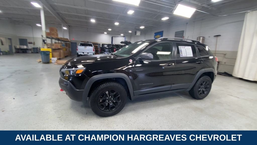 Used 2021 Diamond Black Jeep Trailhawk image 10