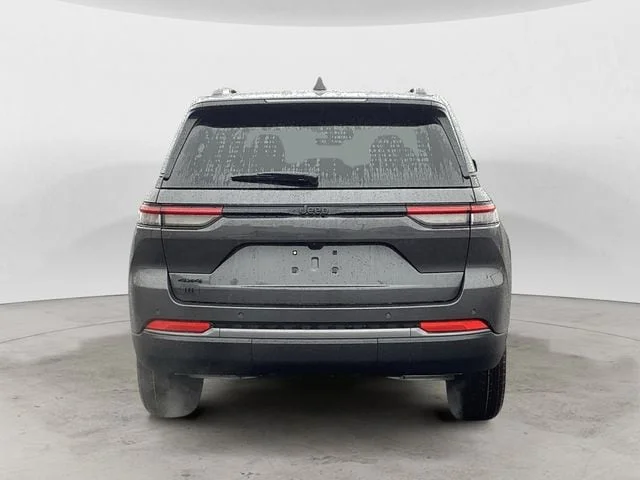 New 2026 Gray Metallic Jeep LAREDO ALTITUDE 4X4 image 5