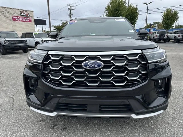Used 2025 Black Ford Platinum image 9