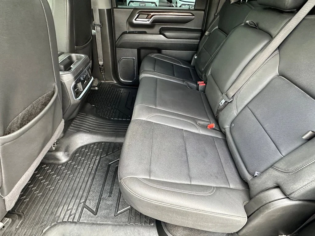 Used 2024 Black GMC SLT image 22