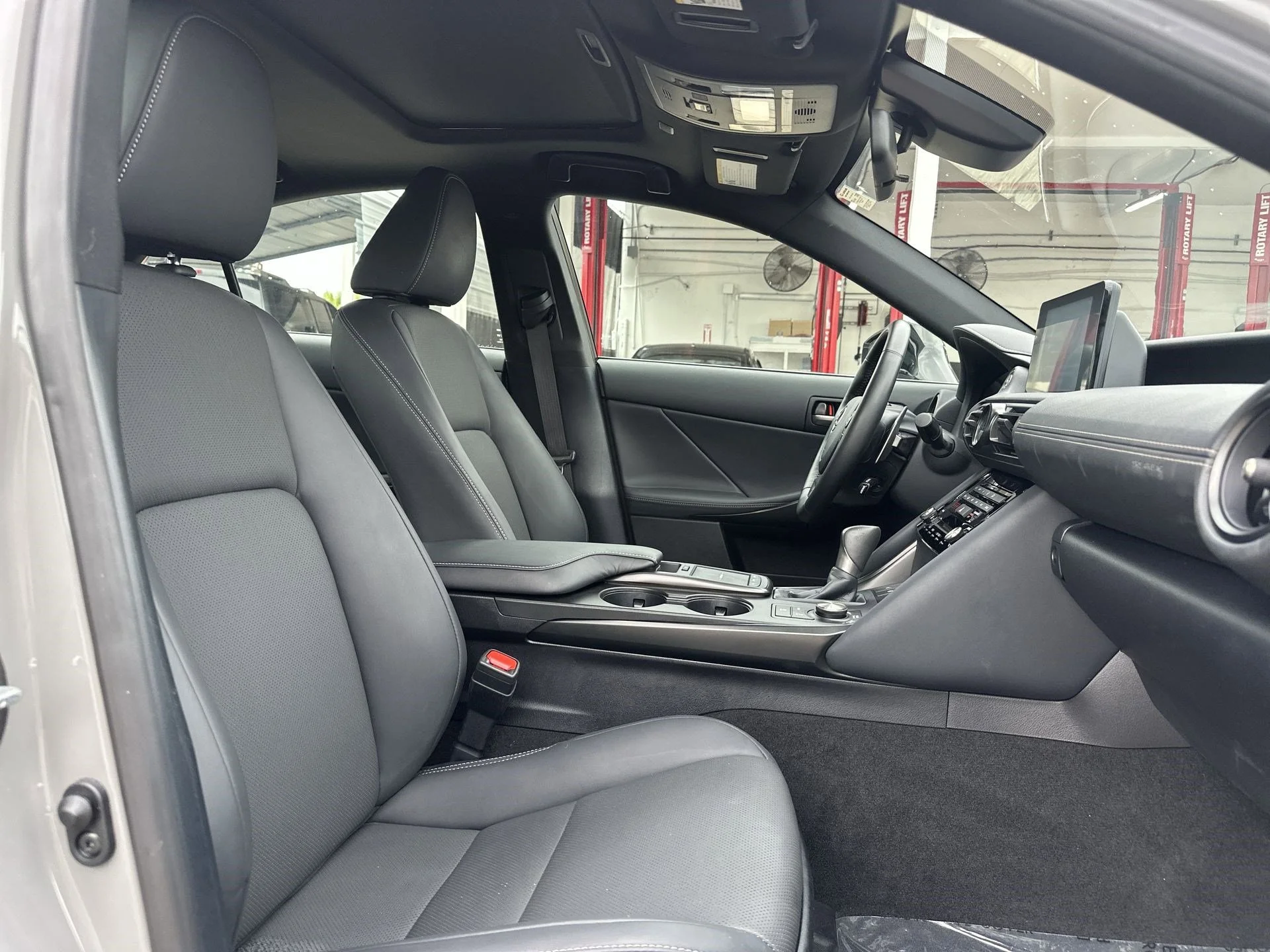 Used 2025 incognito Lexus IS 350 F SPORT Design image 23