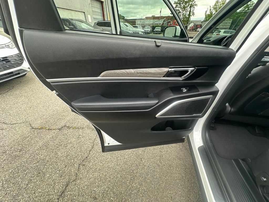 Used 2020 White Kia EX image 24