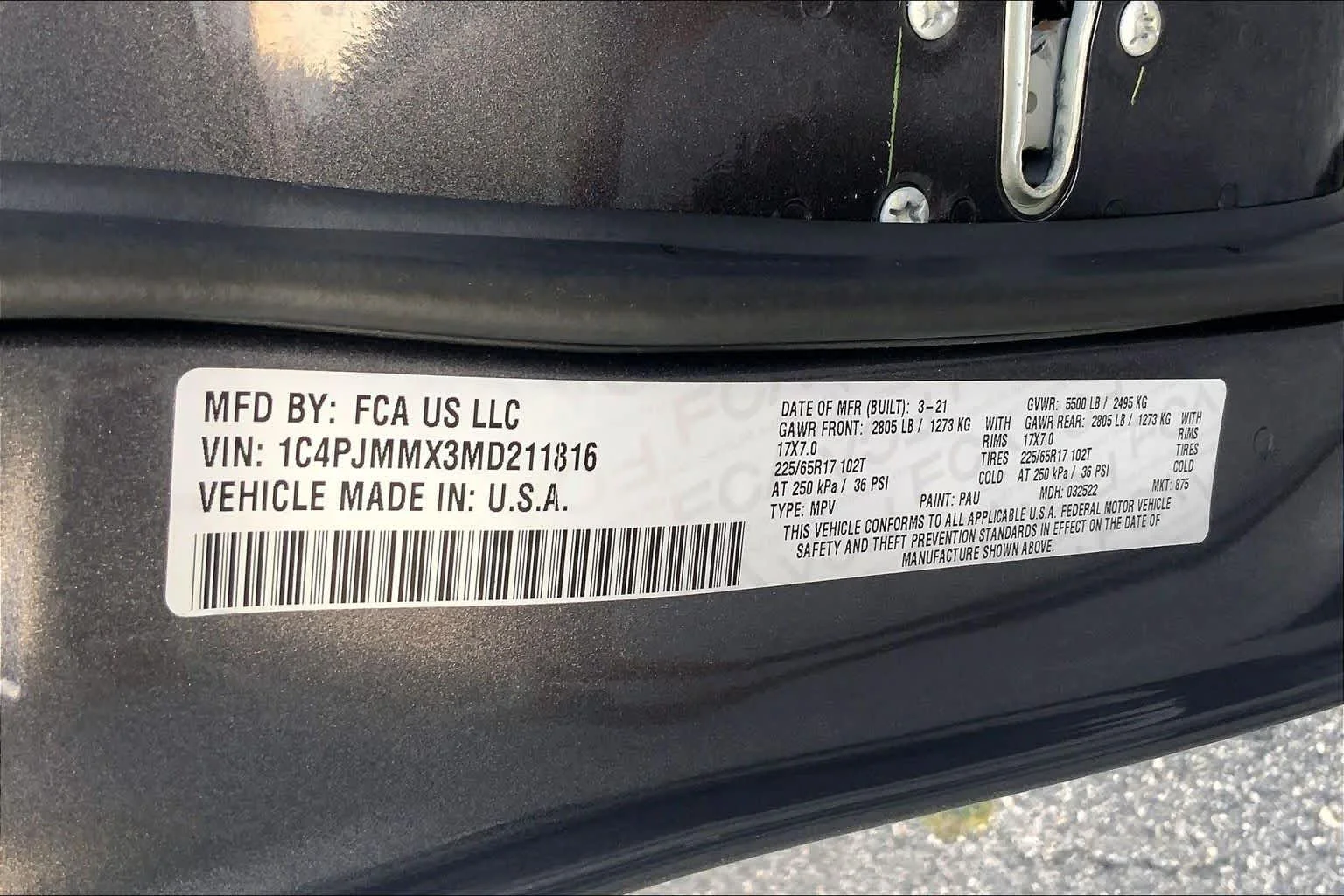 Used 2021 Granite Crystal Metallic Clearcoat Jeep Latitude Lux image 29