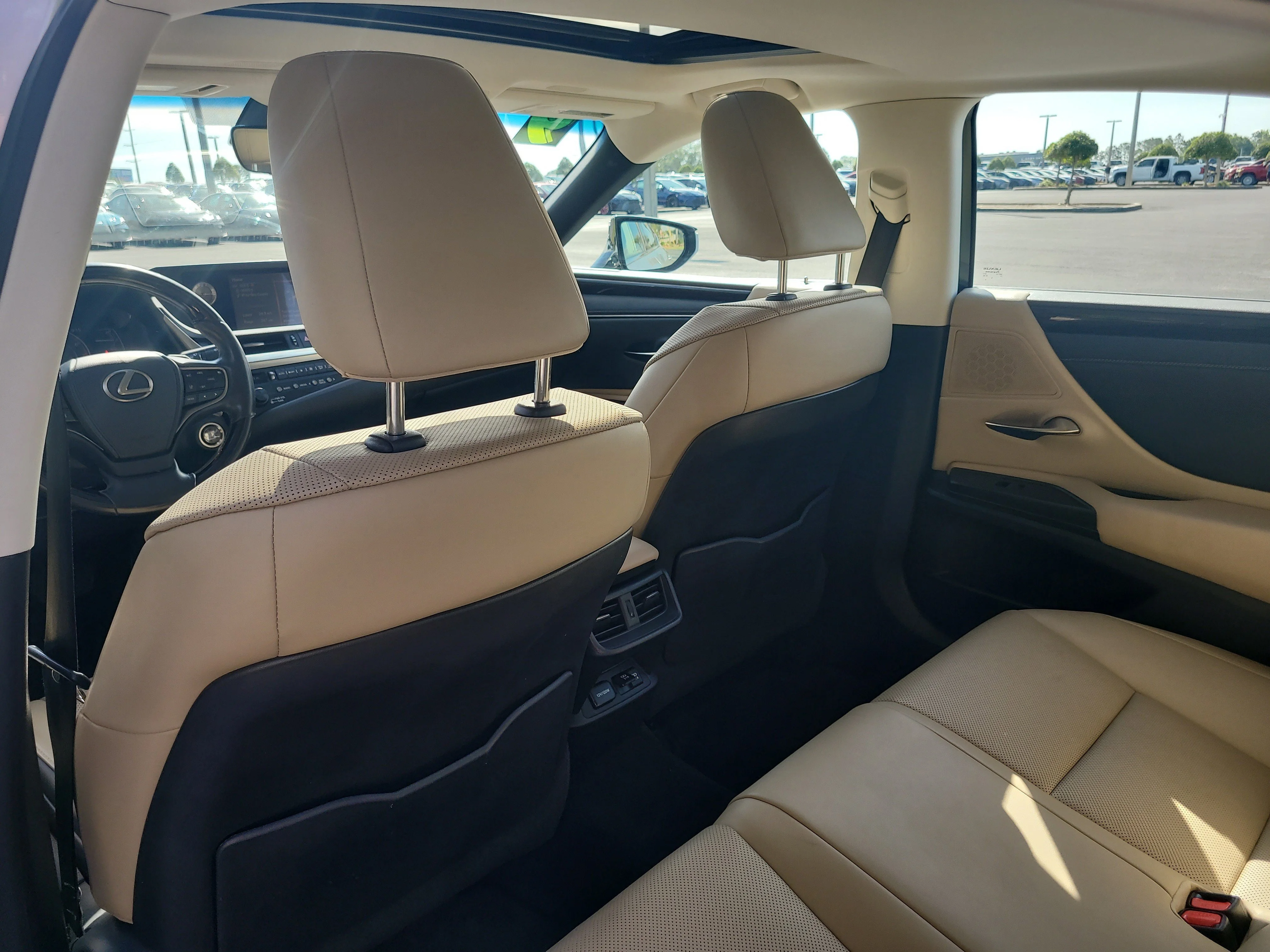 Used 2019 Silver Lexus ES 350 image 11