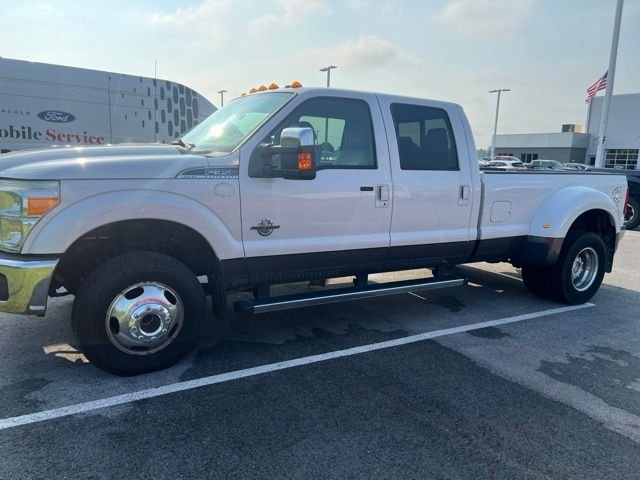 Used 2015 White Ford Lariat image 1