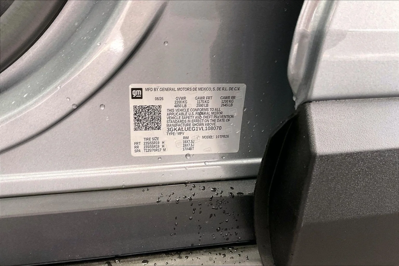 New 2027 Sterling Metallic GMC AWD Elevation image 20