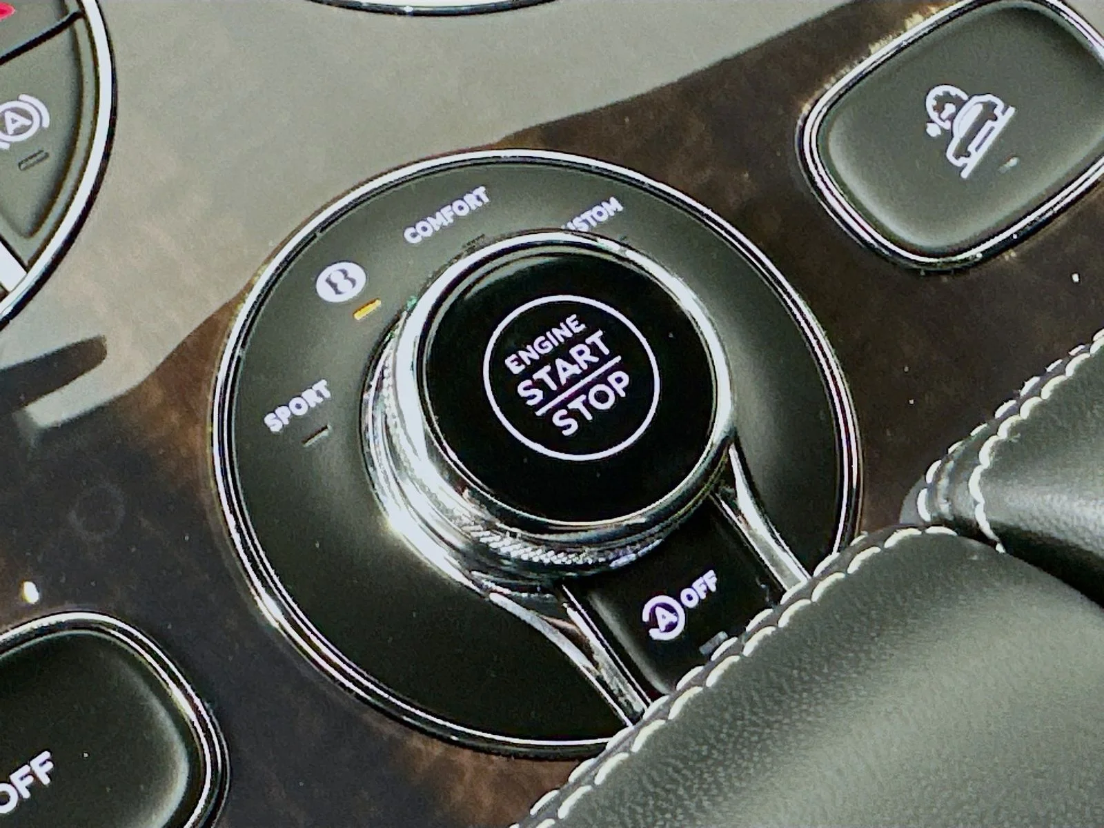 Used 2022 Black Bentley  image 16