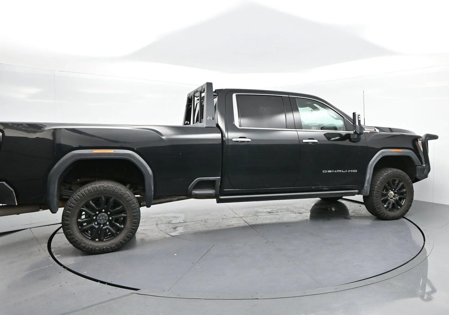 Used 2021 Ebony Twilight Metallic GMC Denali image 8