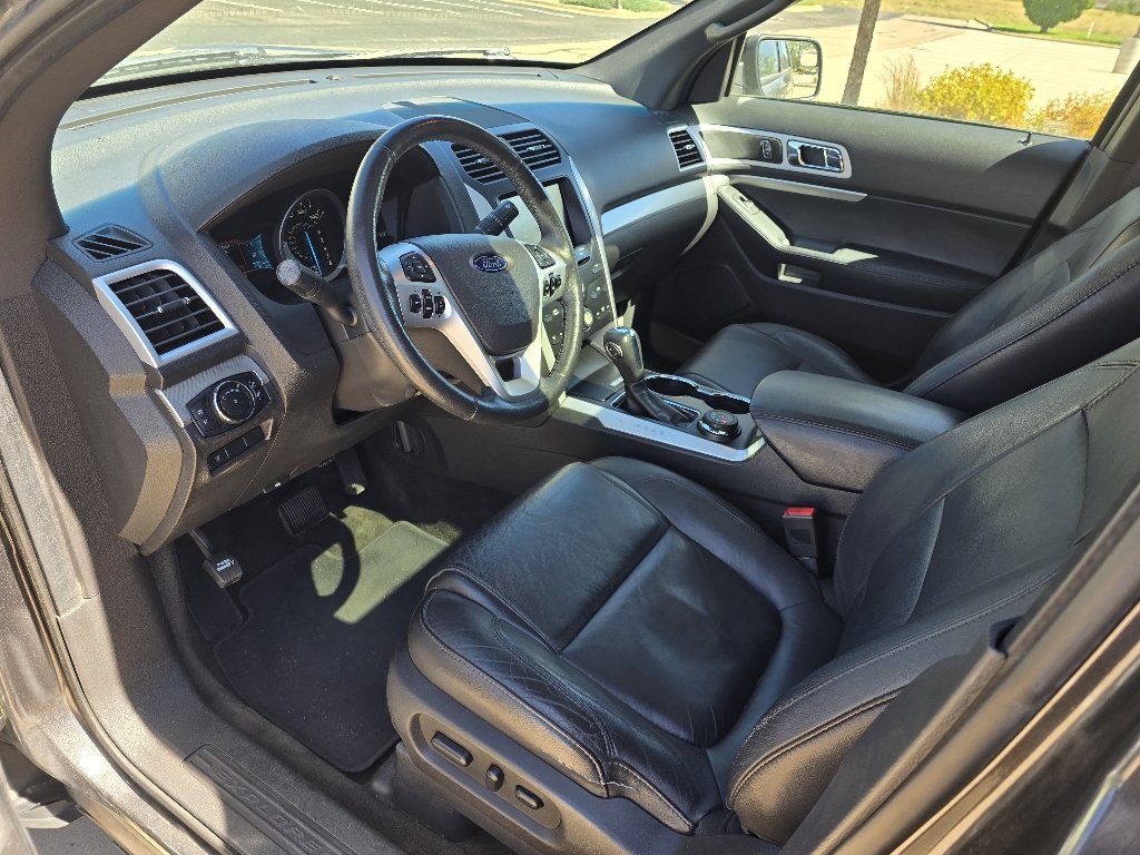 Used 2015 Magnetic Metallic Ford XLT image 24