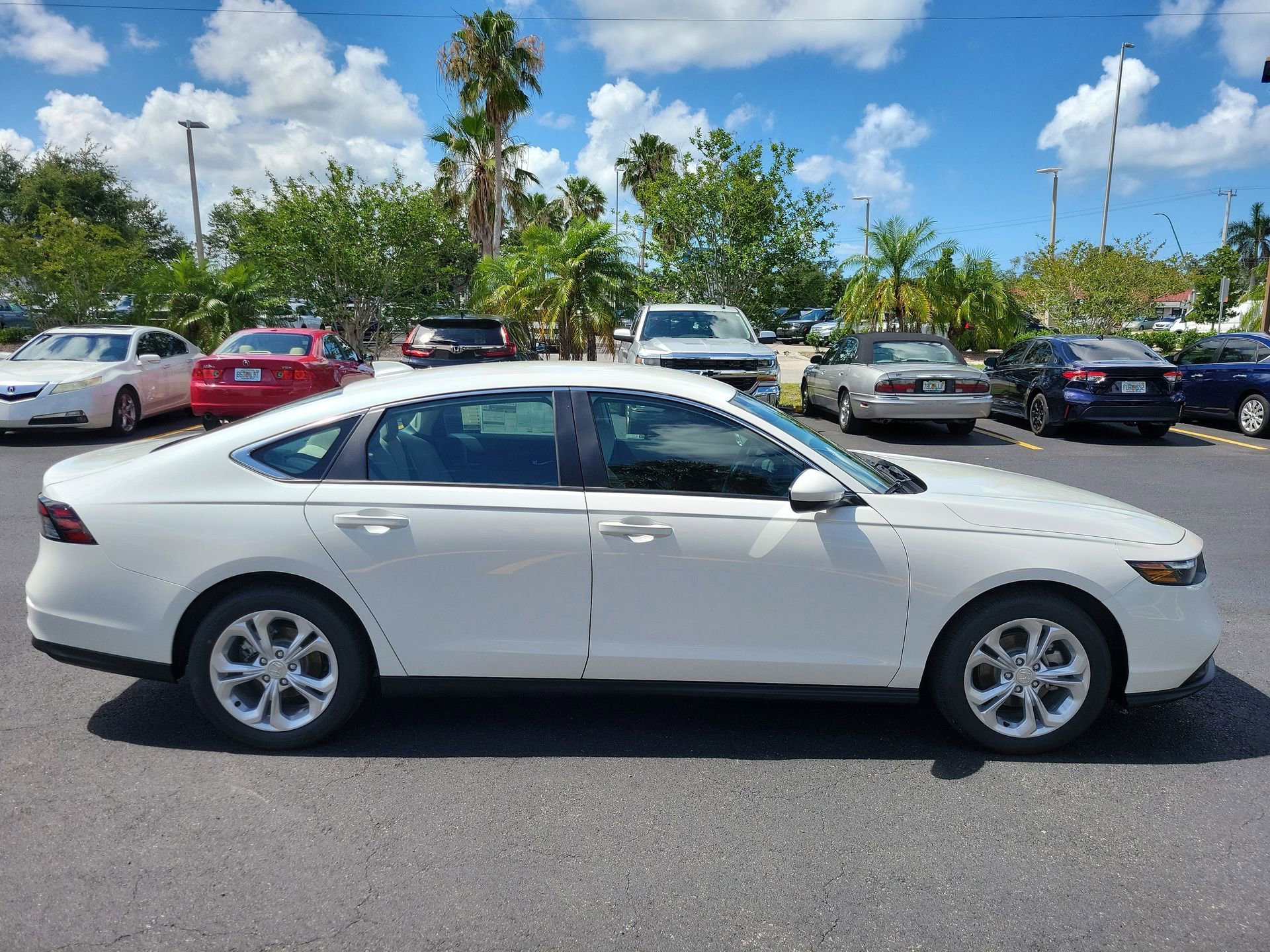 New 2026 Platinum White Pearl Honda LX image 5