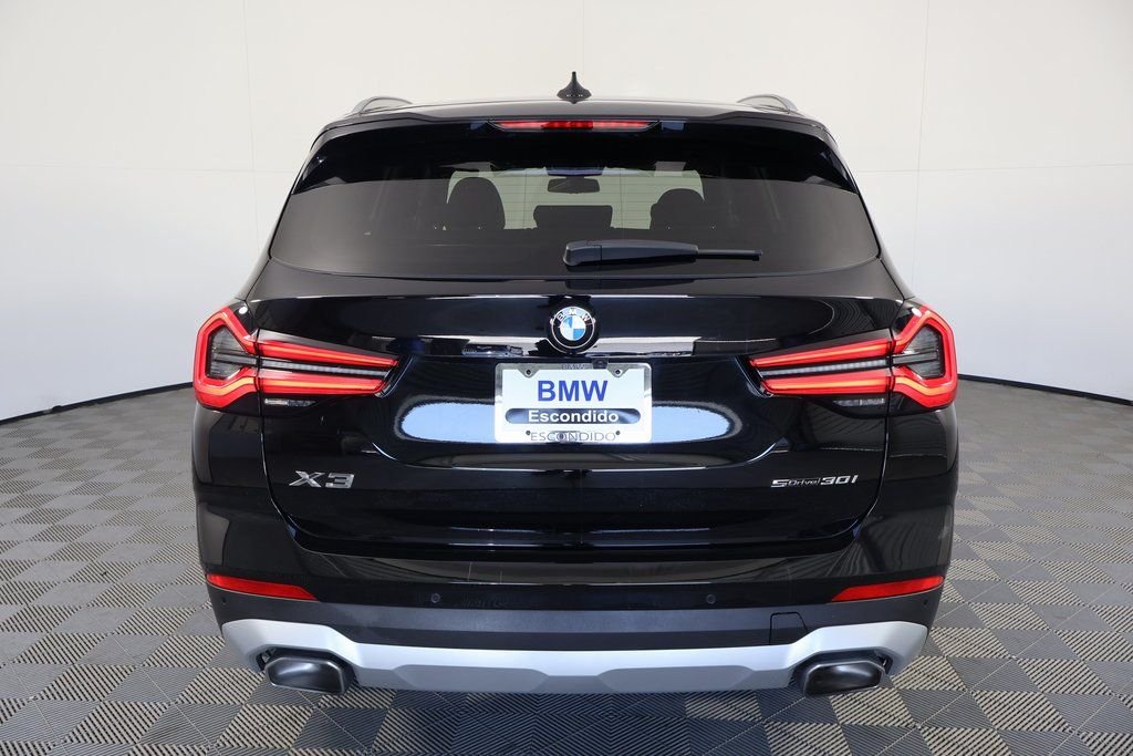 Used 2023 Black BMW sDrive30i image 5