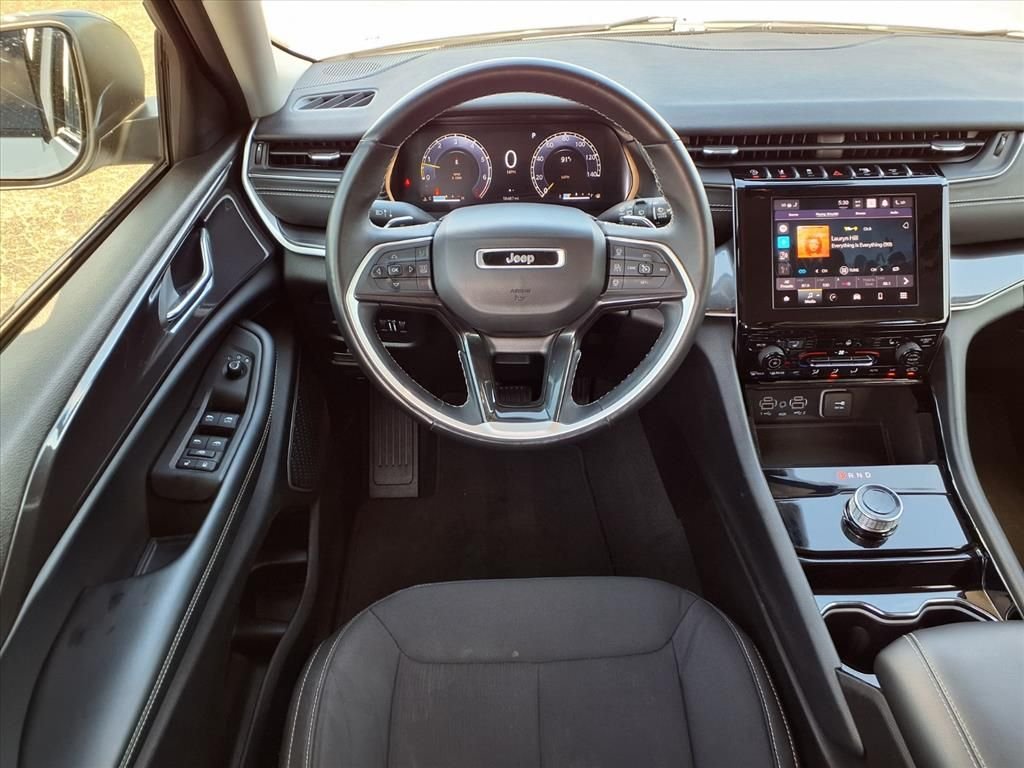 Used 2021 White Jeep Laredo image 13
