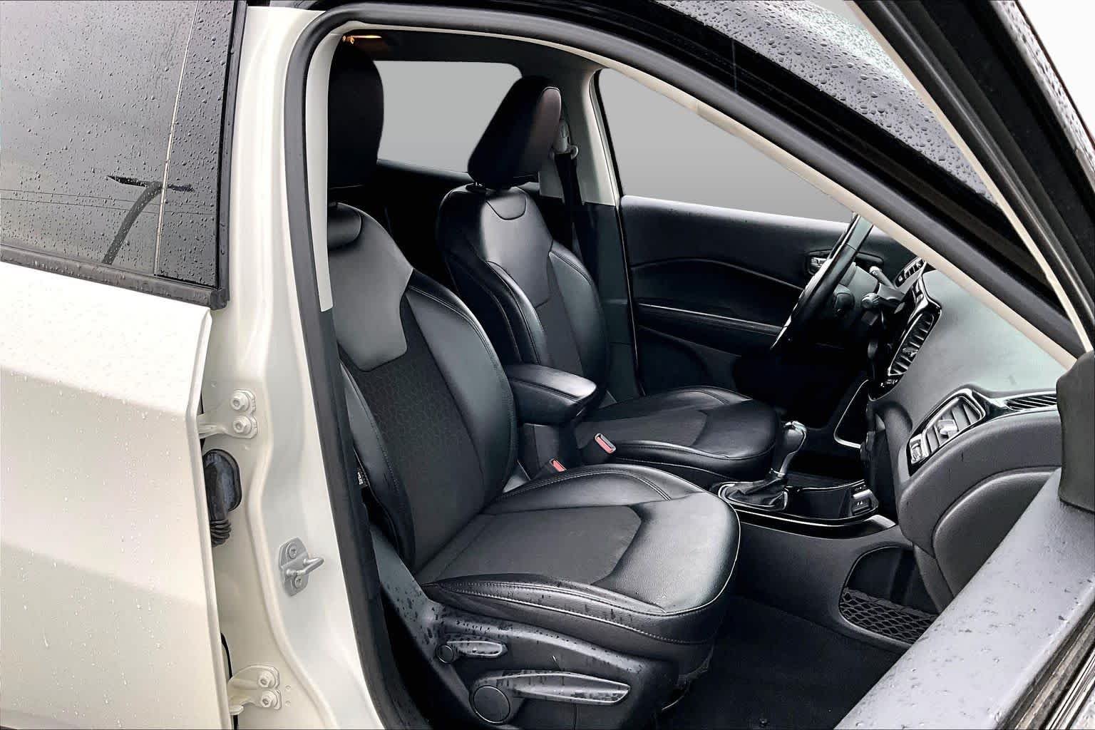 Used 2021 White Clearcoat Jeep Altitude image 9