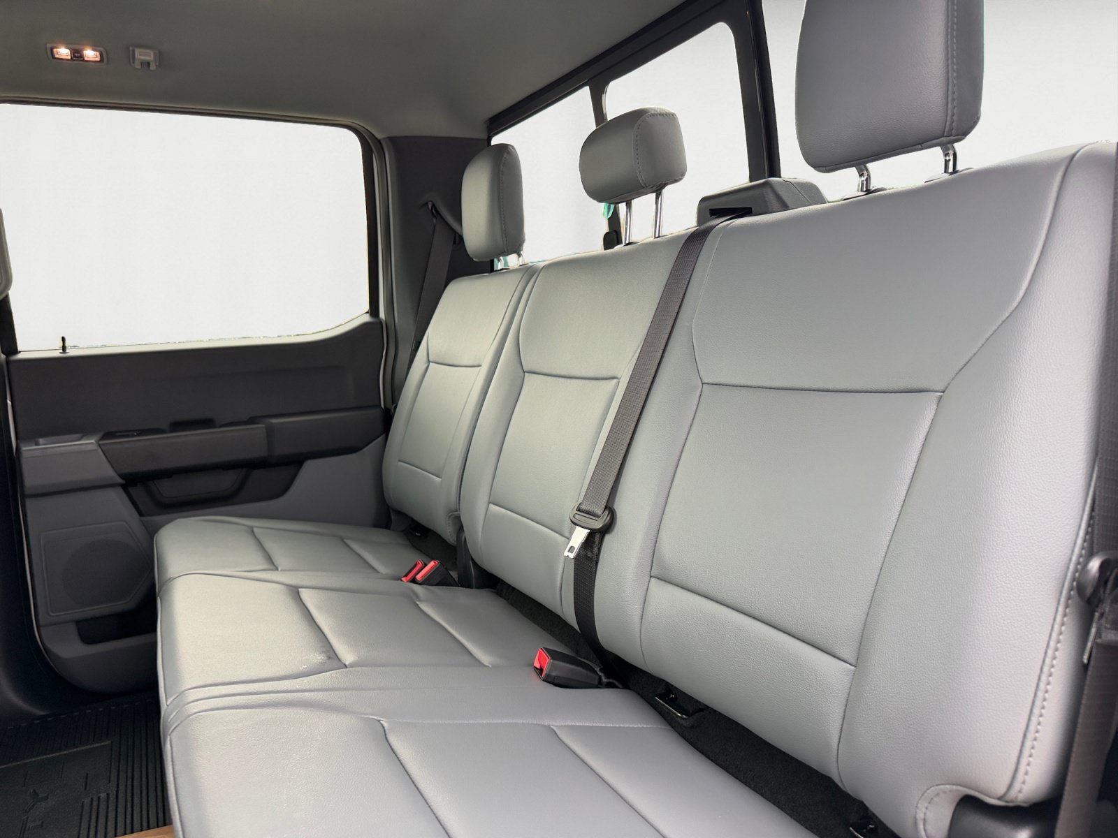 New 2026 Oxford White Ford XL image 13