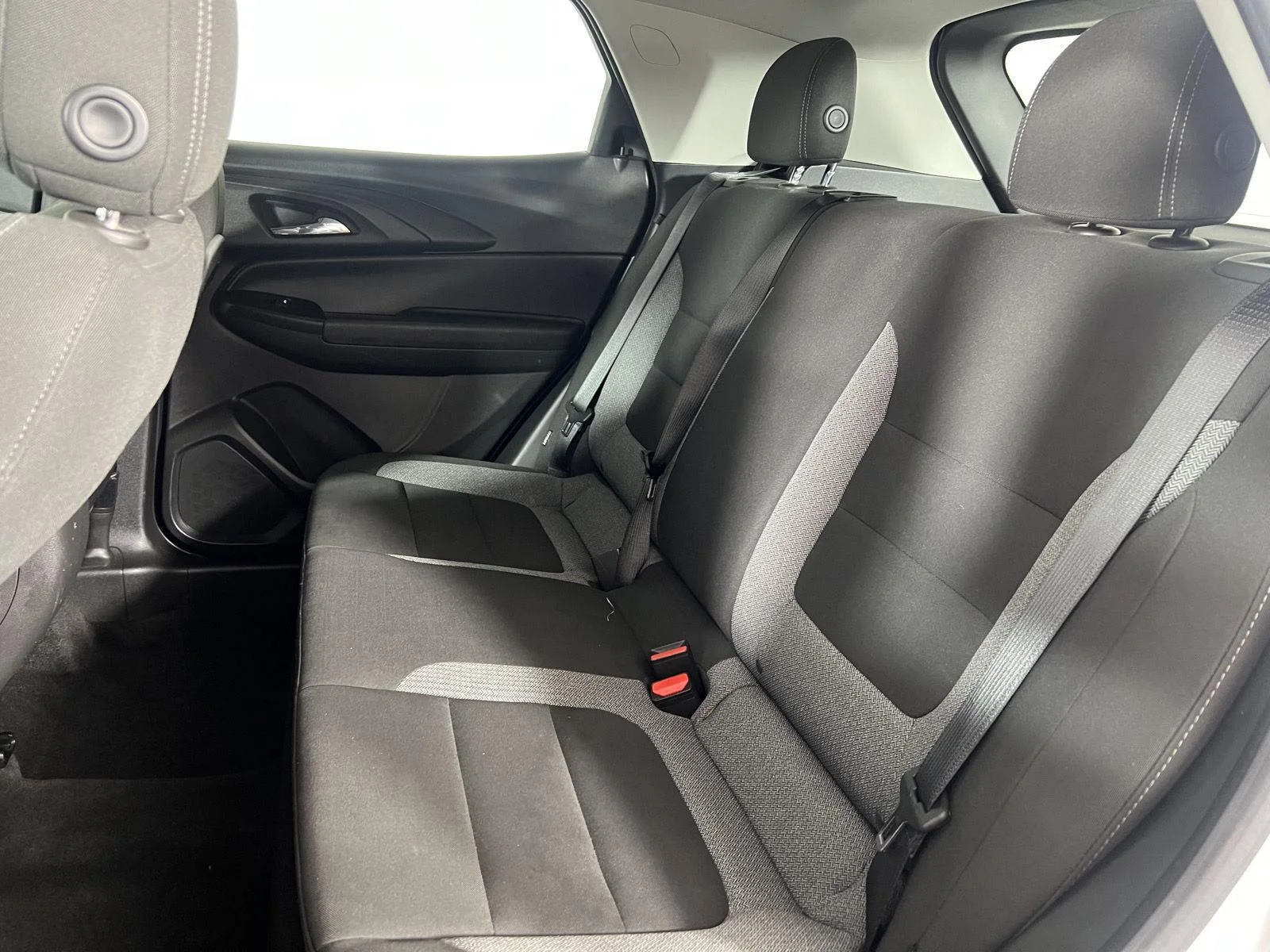 Used 2021 Summit White Chevrolet LS image 4