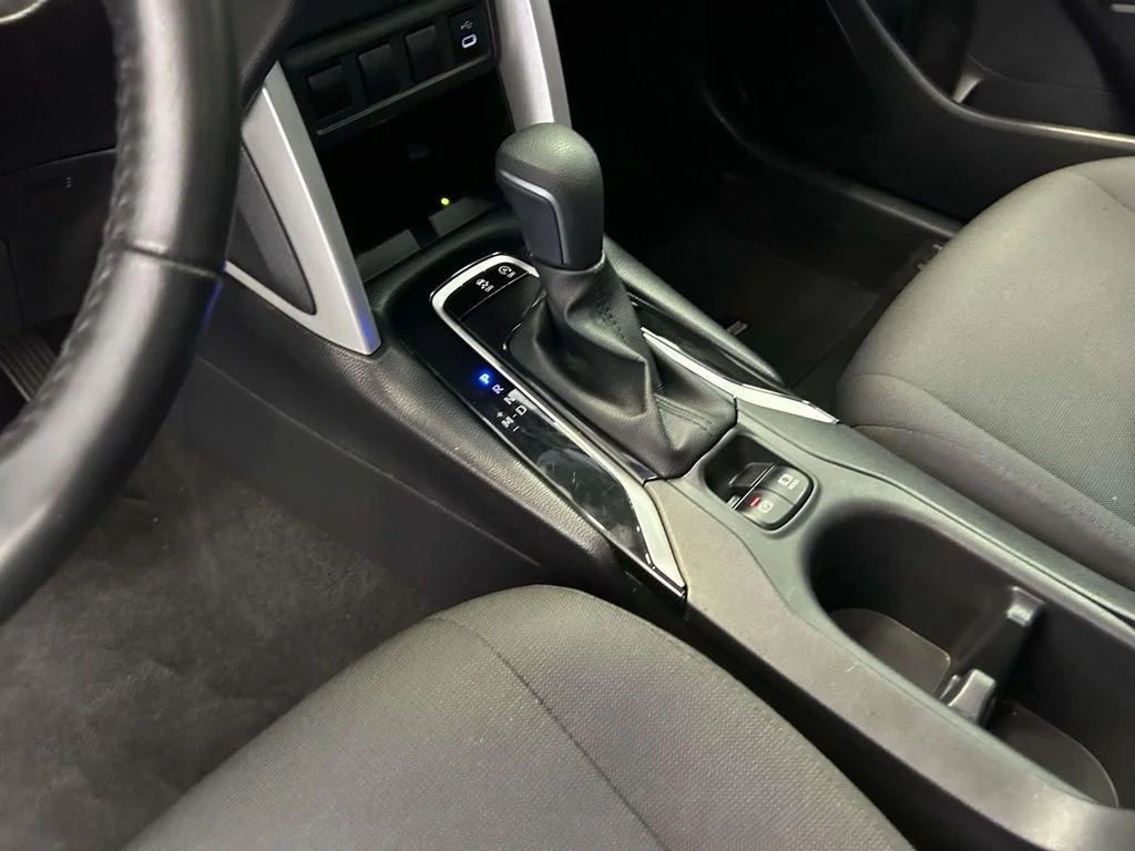 Used 2025 Silver Toyota LE image 20