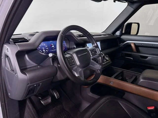 Used 2021 Hakuba Silver Metallic Land Rover X image 9