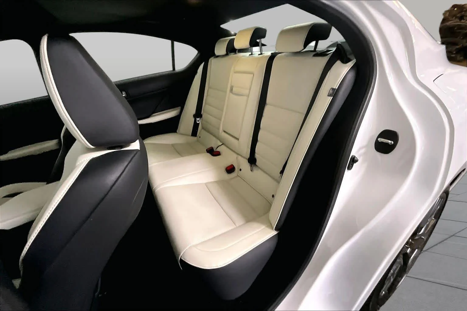 Certified Used 2025 Ultra White Lexus F SPORT image 21
