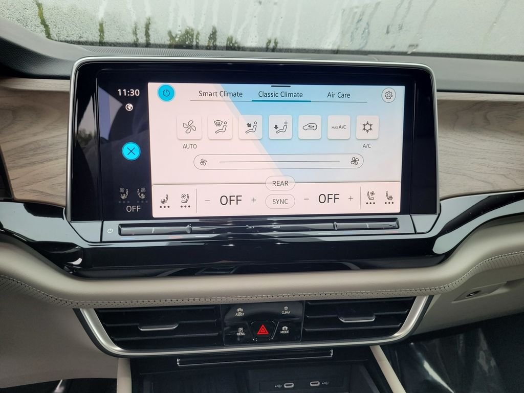 New 2026 White/off-white Volkswagen 2.0T SE w/Technology image 20