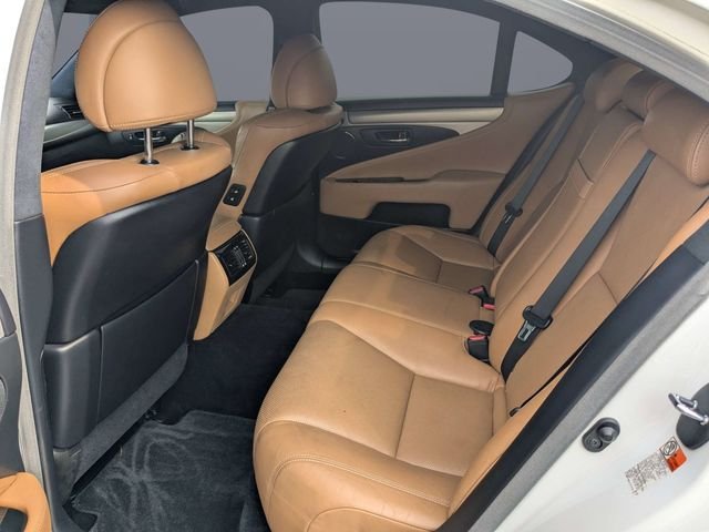 Used 2016 White Lexus 460 image 12
