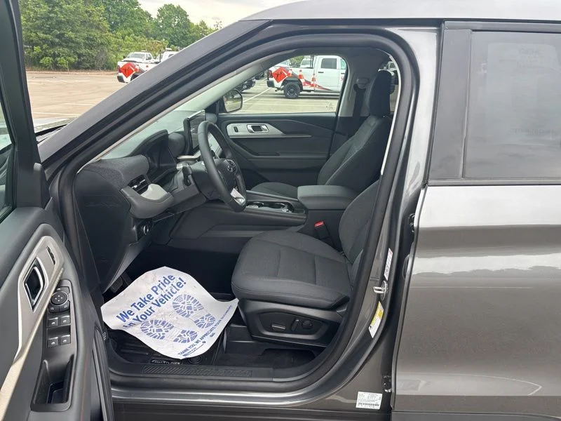 Used 2025 Gray Ford Active image 30