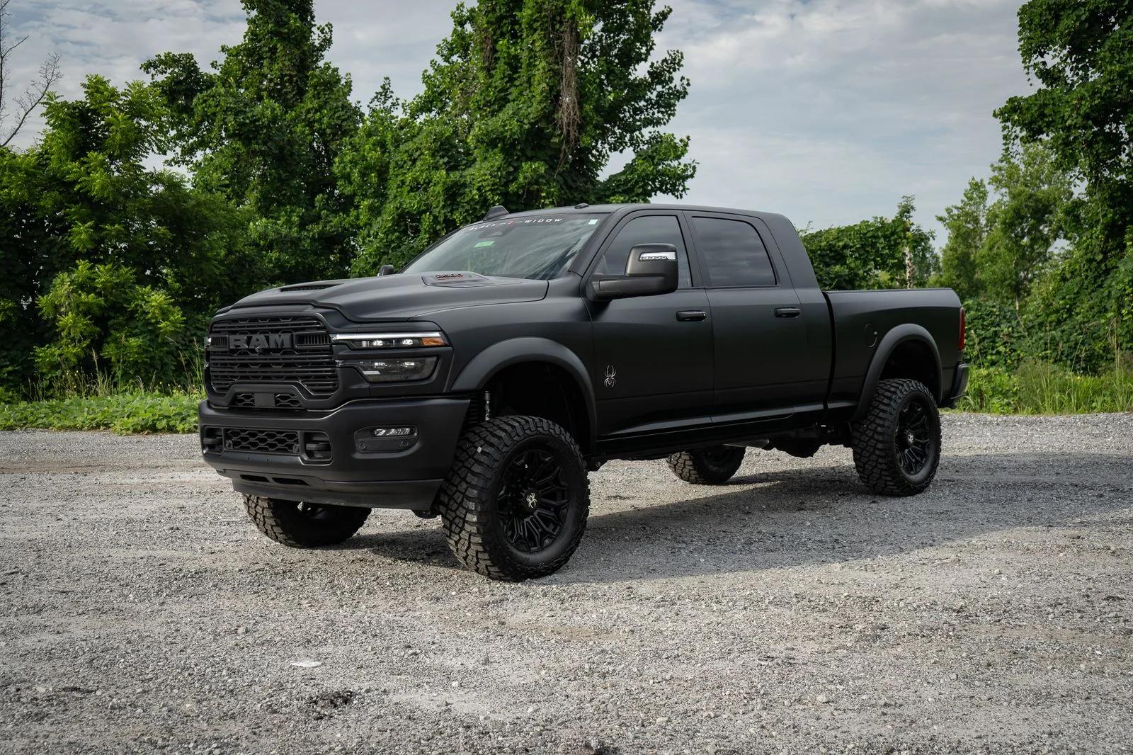 New 2026 Diamond Black Crystal Pearl-Coat Exterior Paint RAM Laramie with Black Widow Package image 10