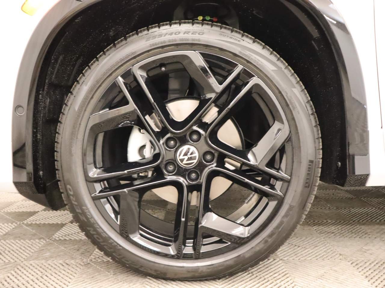 New 2026 Opal White w Volkswagen SE R-Line Black image 5