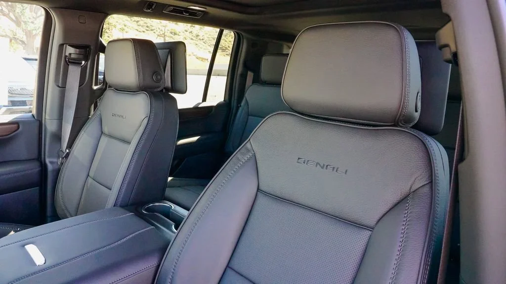 2026 GMC Yukon XL Denali - Photo 15