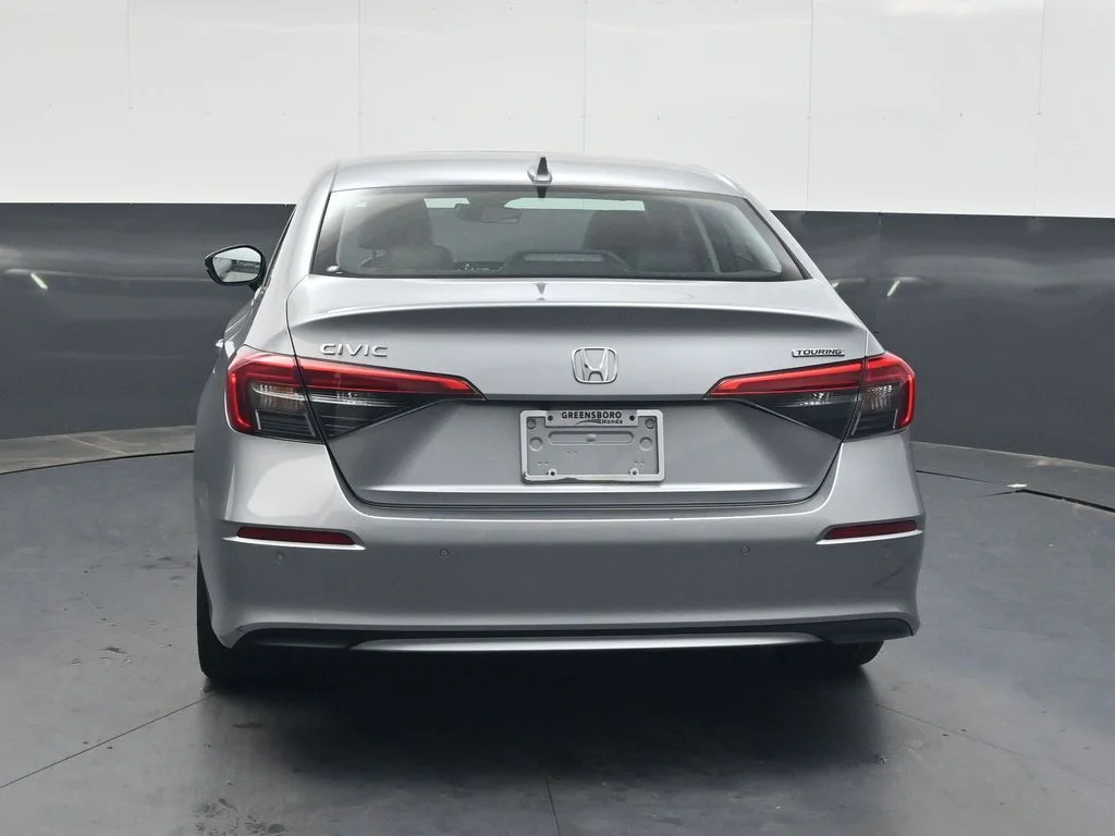 Certified Used 2024 Lunar Silver Metallic Honda Touring image 5