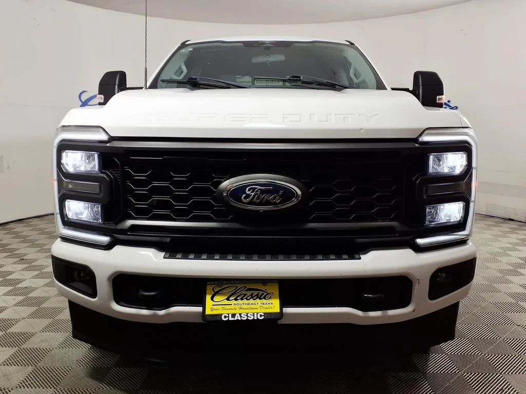 Used 2023 White Ford XL image 3