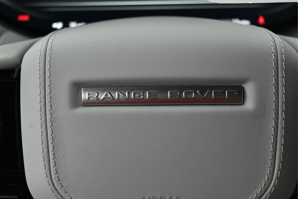 New 2026  Land Rover Dynamic SE image 18
