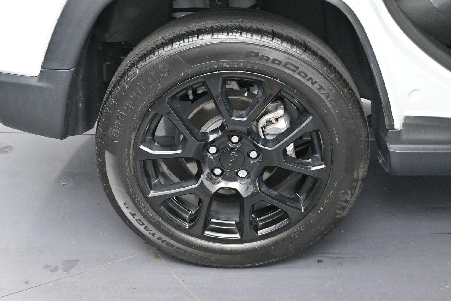 Used 2023 Bright White Clearcoat Jeep Altitude image 29