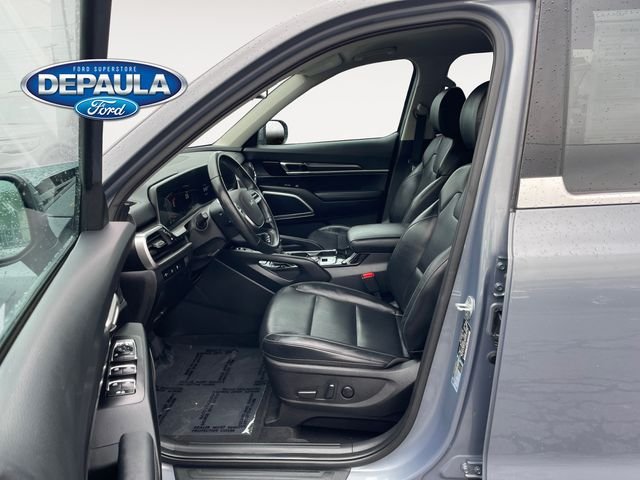 Used 2023 Silver Kia S image 11