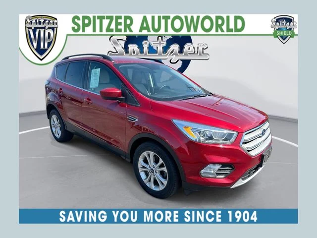 Used 2018 Red Ford SEL image 1
