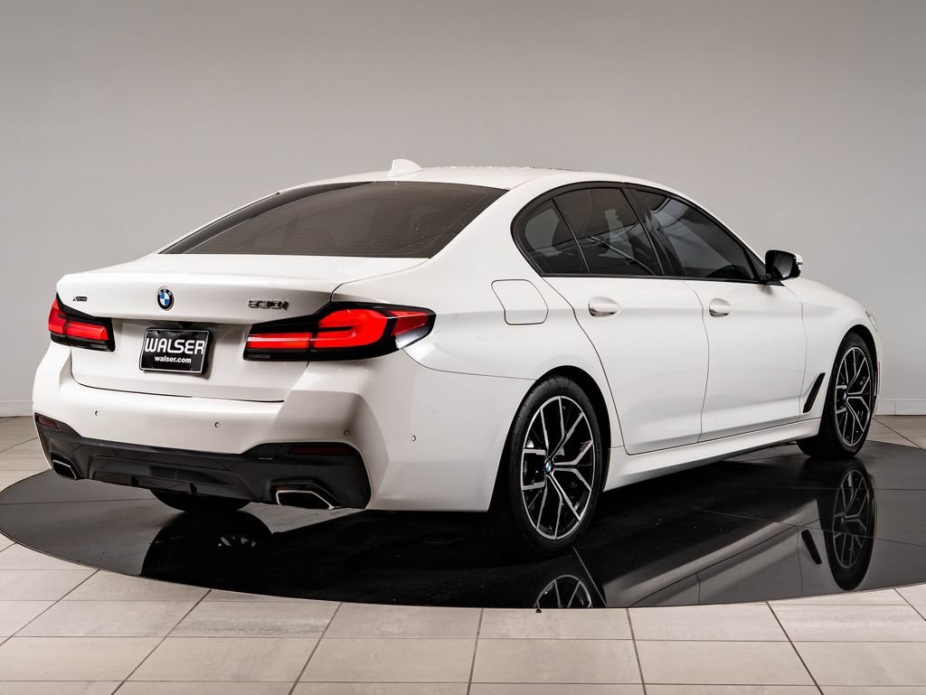 Used 2023 Alpine White BMW 530i xDrive image 10